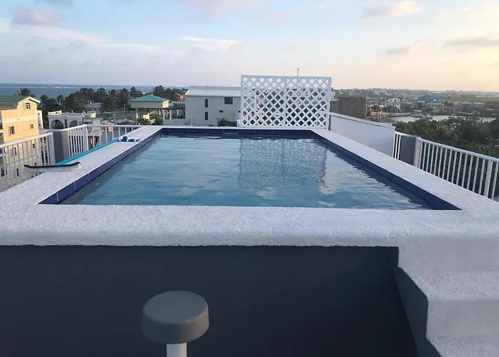 Laguna Hotel 3*