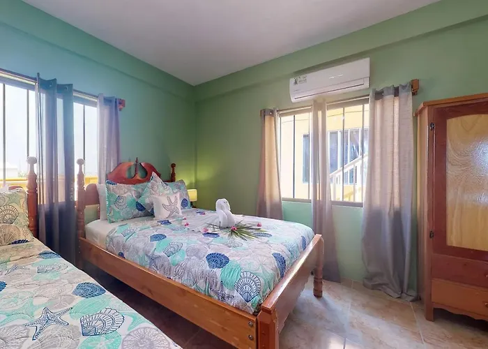 Laguna Hotel 3*